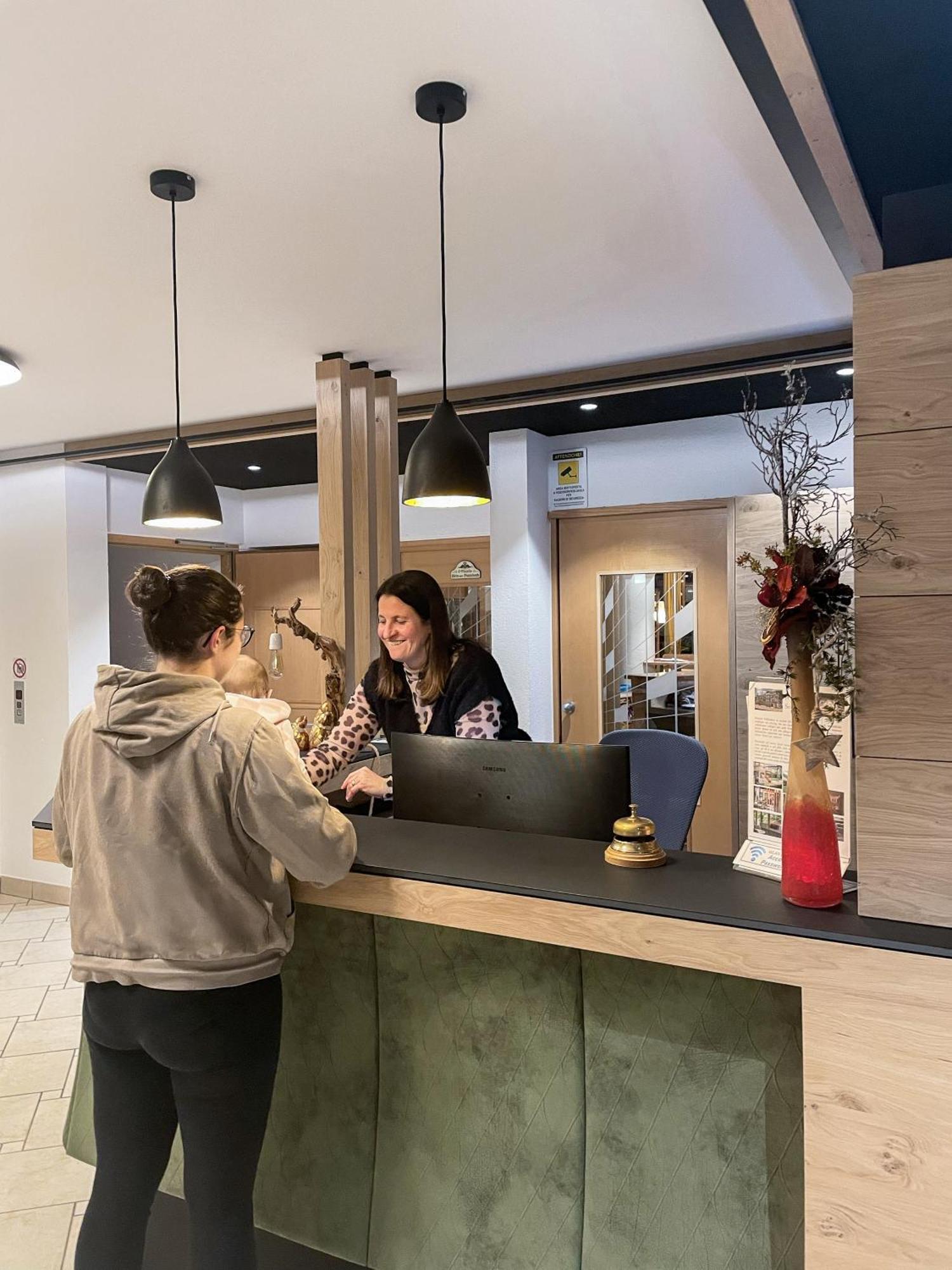 Hotel Sterzinger Moos Buitenkant foto